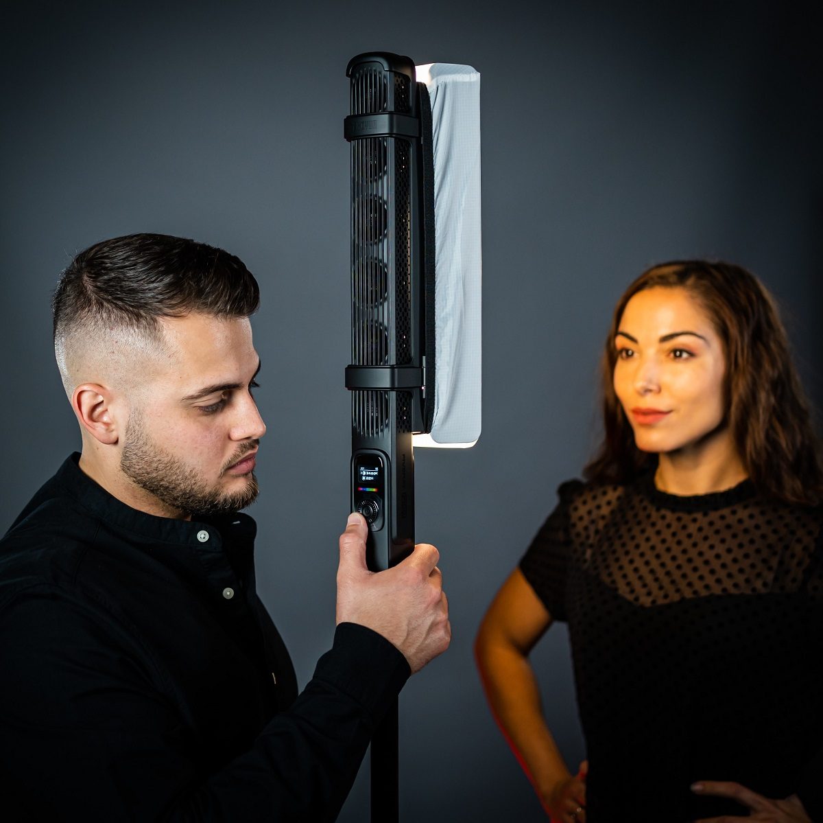 Zhiyun-Tech FiveRay F100 is the New Benchmark of Portable Light Sticks