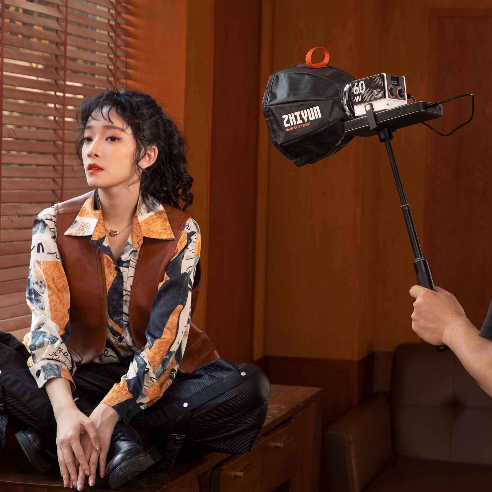 New from Zhiyun-Tech: FiveRay FR100C, a Powerful, Portable LED Light Stick