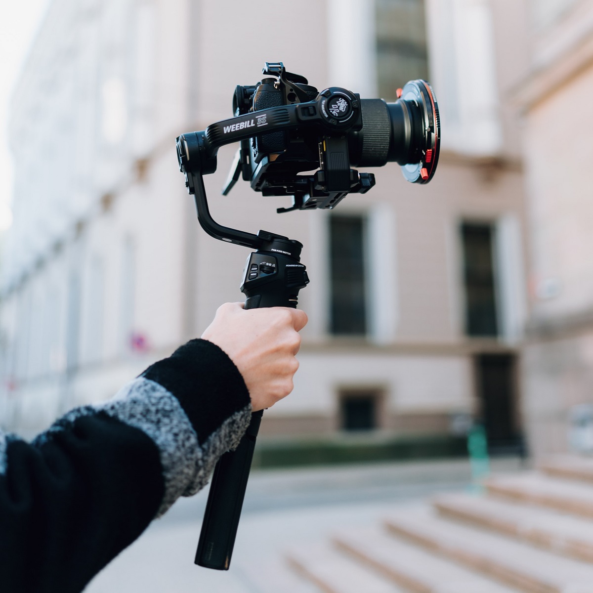 New from Zhiyun-Tech: FiveRay FR100C, a Powerful, Portable LED Light Stick